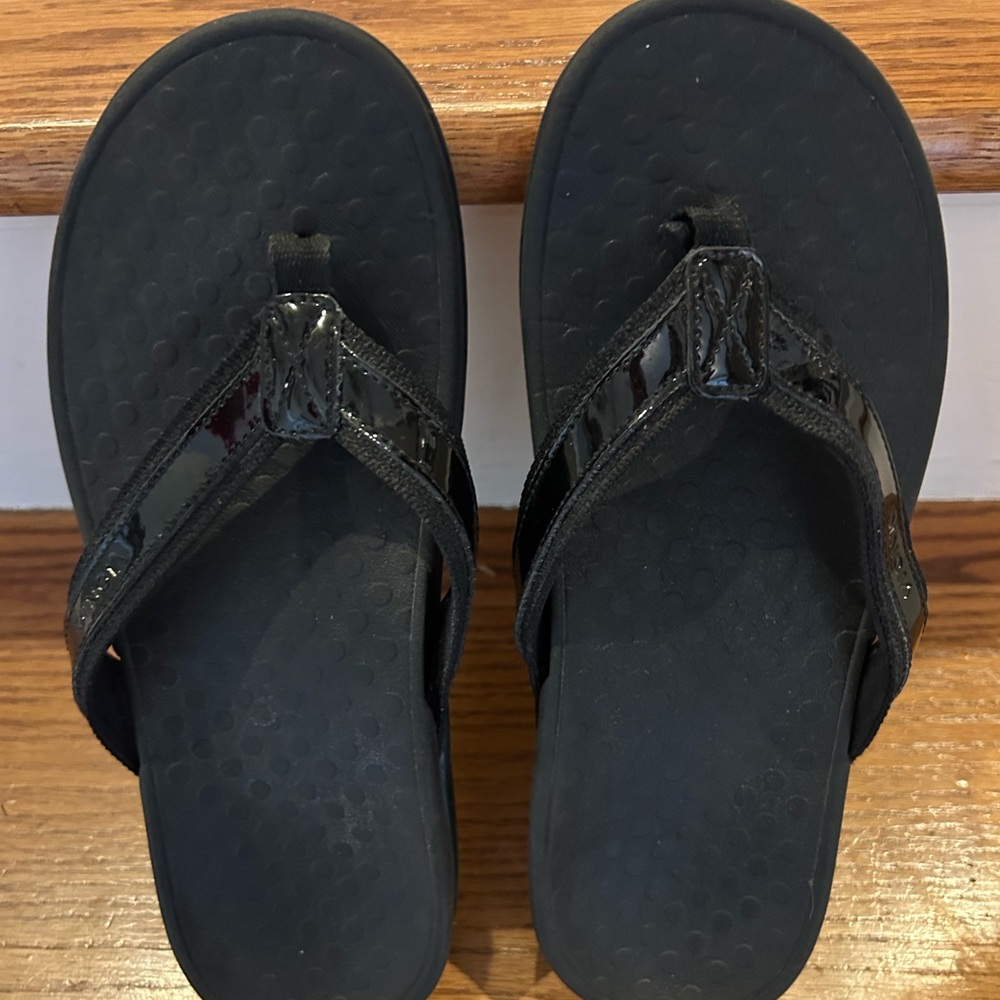 Vionic - Women’s Supportive Black Sandals